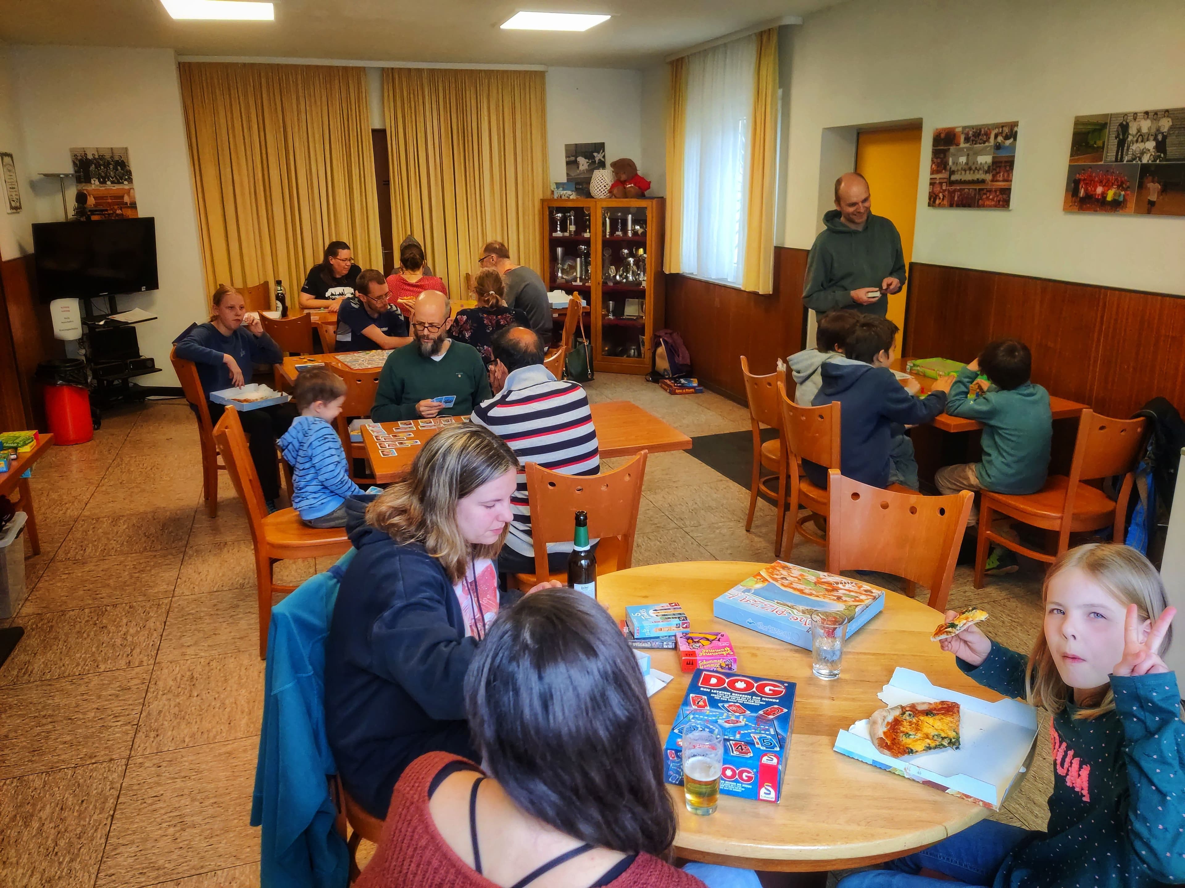 Spieler im Clubraum